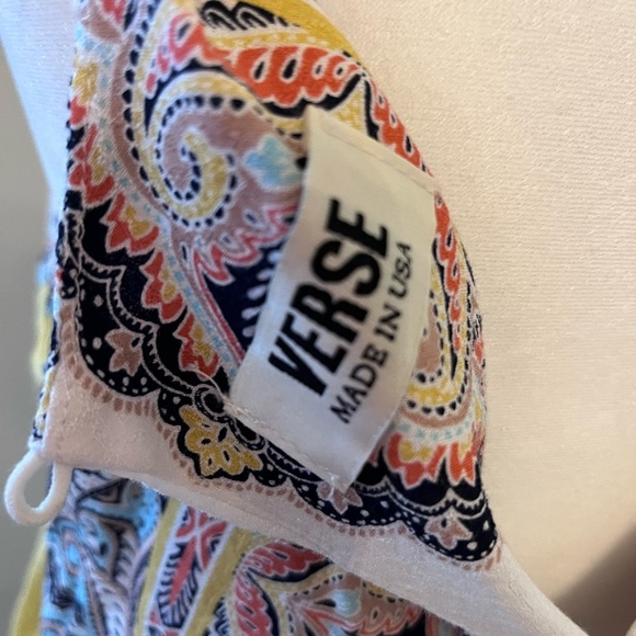 Gently used‎ sleeveless blouse - Picture 3 of 3